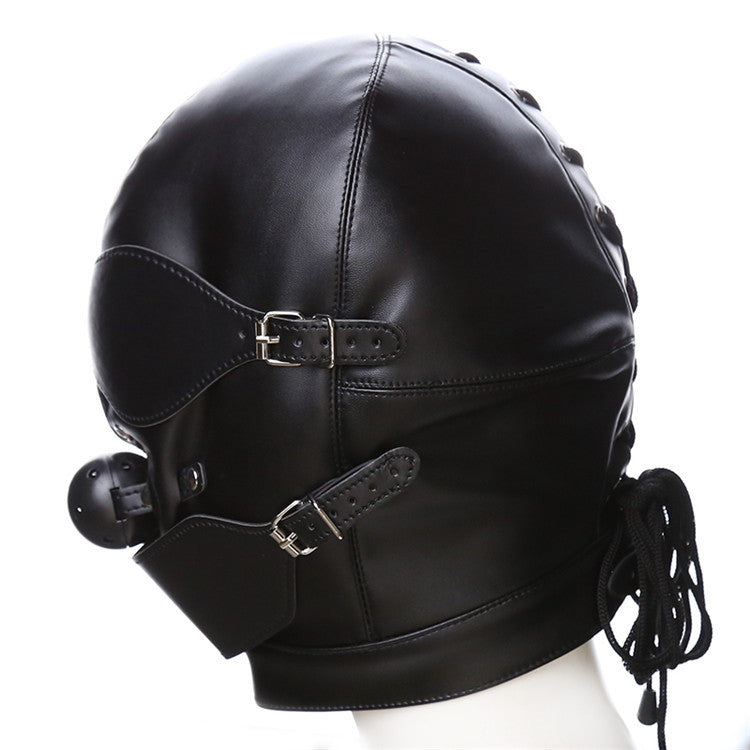 Nahast suupalliga mask